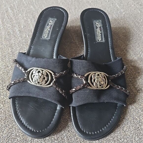 Brighton Y2K Lilian Black Wedge Pewter Flower Charm Slip On Sandals Shoes 8 - Picture 1 of 8